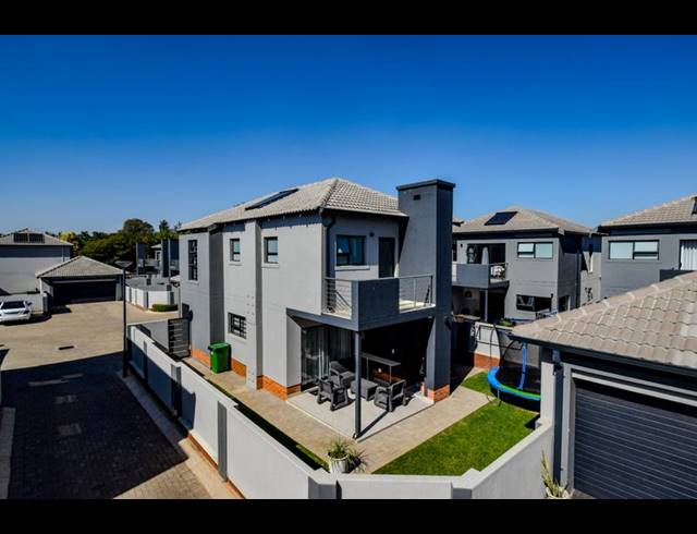 3 BEDROOM TOWNHOUSE FOR SALE IN MONTANA